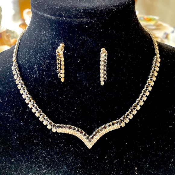 Vintage sparkling, simple rhinestone necklace and earring set. - Picture 1 of 7